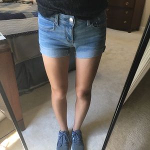 American Eagle shorts light wash